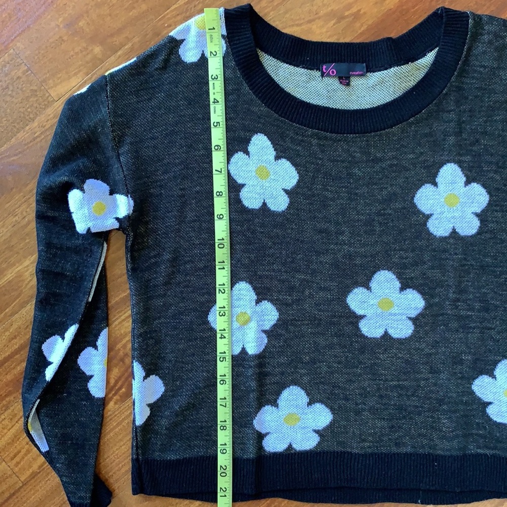 Sweater - Picture 4 of 5